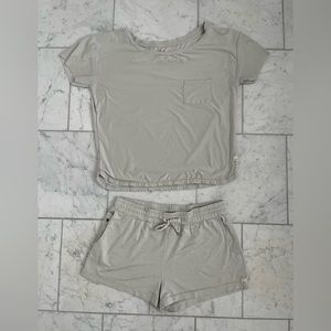 Vuori - Coordinating Shirt & Shorts Set - Size M
